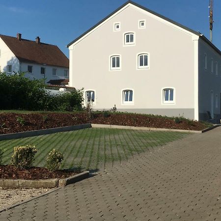 Ferienwohnung zum Dorfwirt Riedenburg Exterior foto