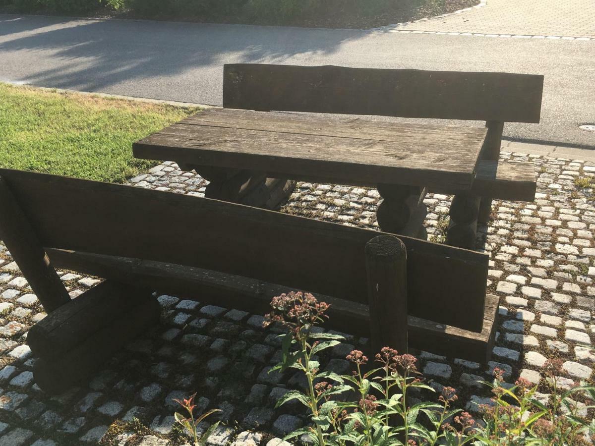 Ferienwohnung zum Dorfwirt Riedenburg Exterior foto