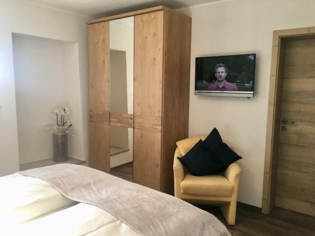 Ferienwohnung zum Dorfwirt Riedenburg Exterior foto