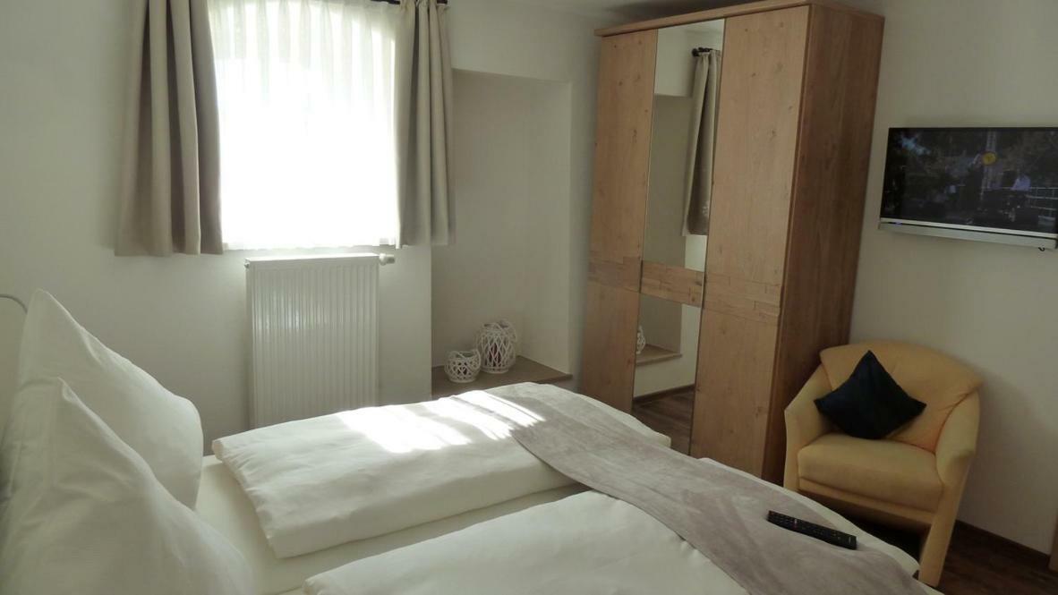 Ferienwohnung zum Dorfwirt Riedenburg Exterior foto