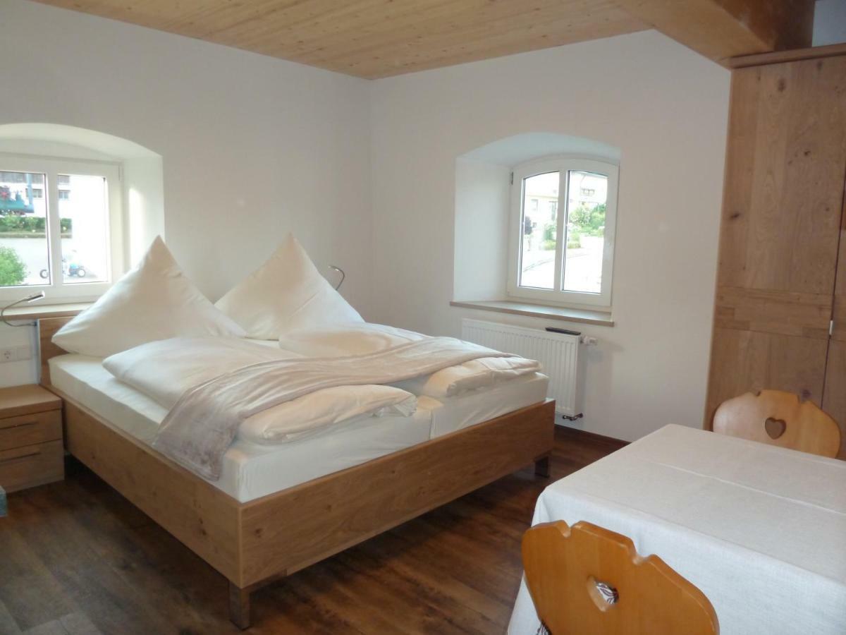 Ferienwohnung zum Dorfwirt Riedenburg Exterior foto