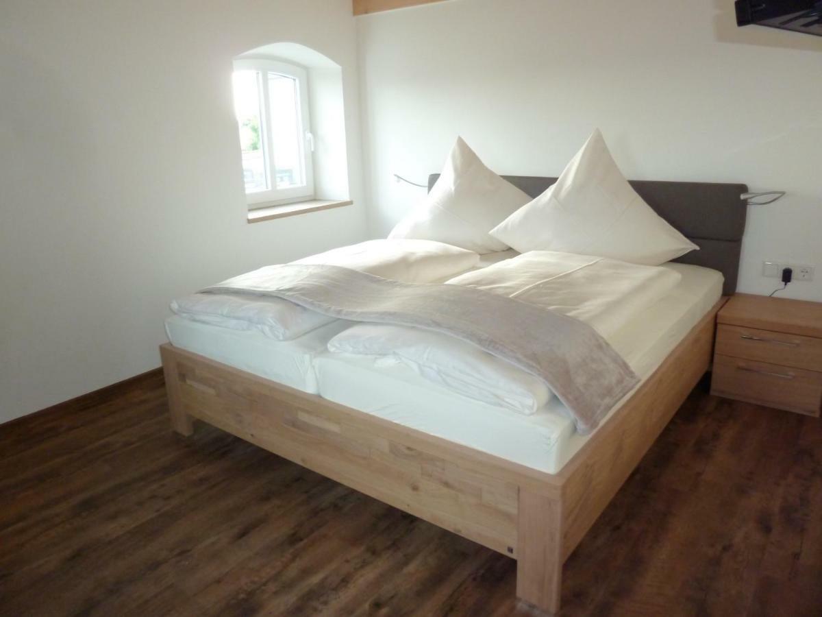 Ferienwohnung zum Dorfwirt Riedenburg Exterior foto